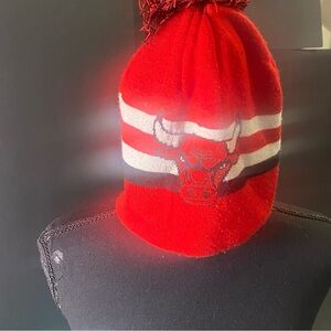 Stylish Red and Black Pom-Pom Beanie Chicago Bulls